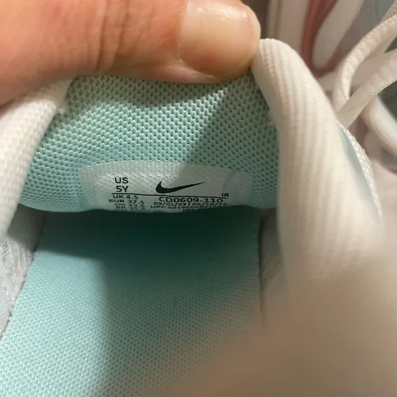 Nike Air Max Plus White and Pink Sneakers - Picture 3 of 5